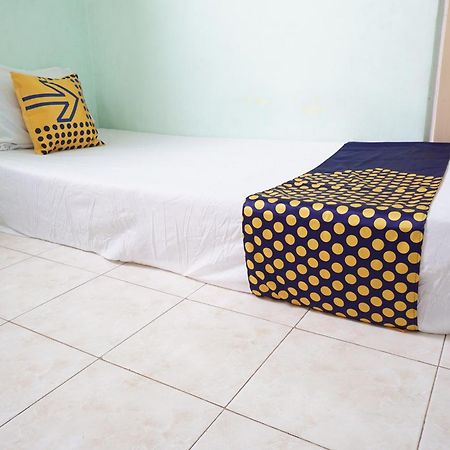 Spot On 93611 Kost Pak Suyatno Syariah 2 Hotel Ponorogo Exterior foto