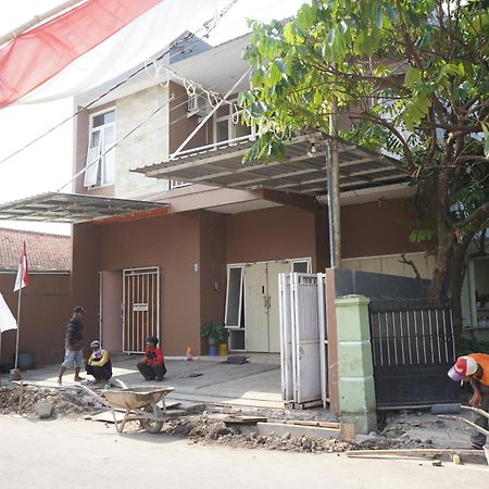Spot On 93611 Kost Pak Suyatno Syariah 2 Hotel Ponorogo Exterior foto