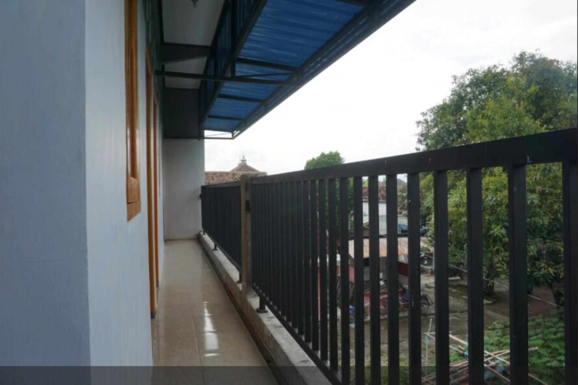 Spot On 93611 Kost Pak Suyatno Syariah 2 Hotel Ponorogo Exterior foto