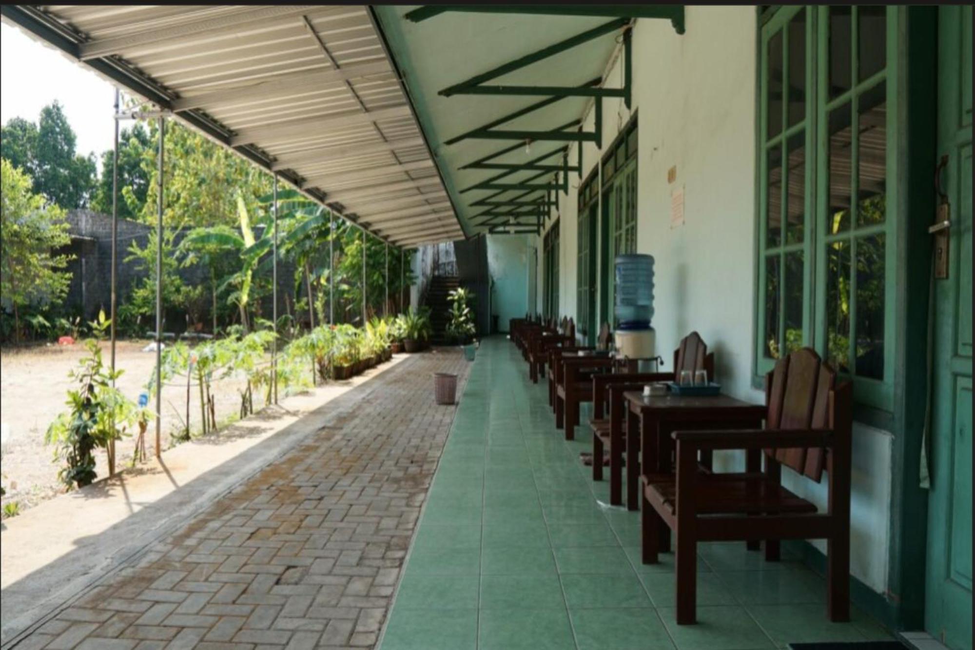 Spot On 93611 Kost Pak Suyatno Syariah 2 Hotel Ponorogo Exterior foto