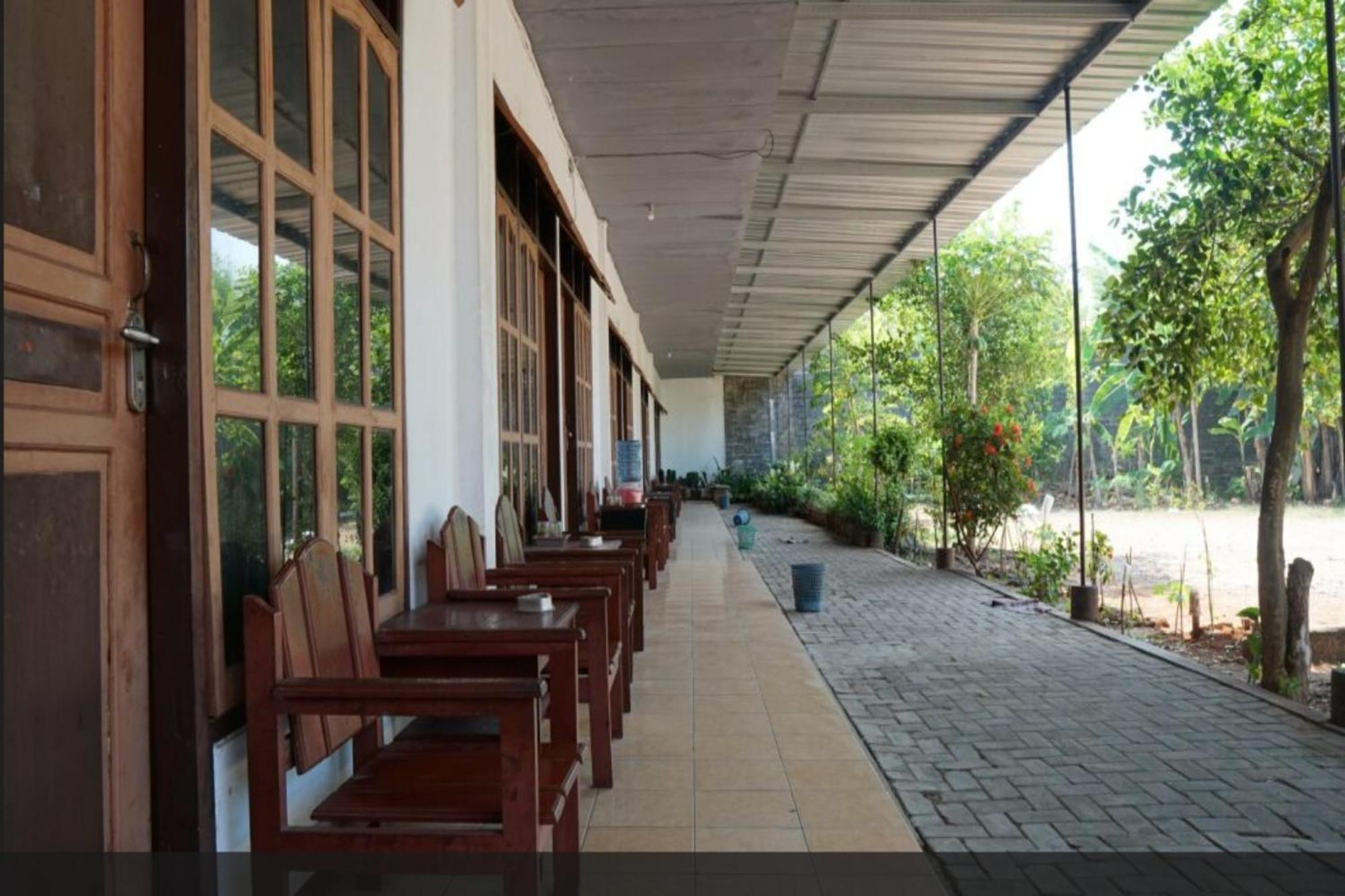 Spot On 93611 Kost Pak Suyatno Syariah 2 Hotel Ponorogo Exterior foto